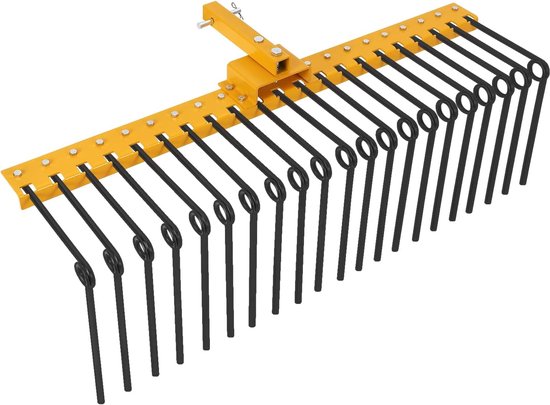 60 inch zware dennenstrohark voor gazontractoren, ATV's/UTV's – Poedercoate stalen tuin hark met 21 verenstalen tanden, geschikt voor 2-inch trekhaak – Ideaal voor tuinafval, bladeren en dennennaalden van Merkloos	