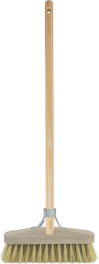 Betra Buitenbezem - FSC hout - natuurvezel - 23 x 140 cm - tuinbezem/schrobborstel van Betra