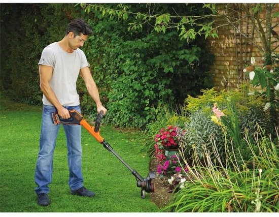 BLACK+DECKER STC1820EPC-QW Grastrimmer - 18V - 28cm snijbreedte - incl. accu en lader van Merkloos	