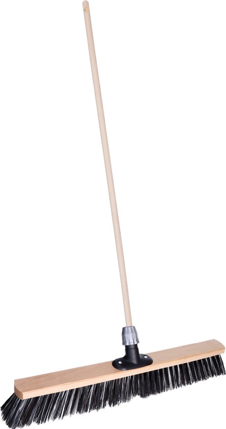 Brumag Buiten of tuin bezem Robby - Harde kop van 60 cm - Houten steel 120 cm - Met steelhouder van Brumag