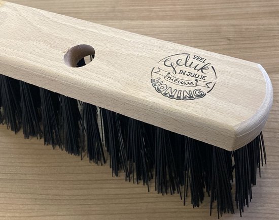 Cadeautje nieuwe woning - straatbezem met steel - Housewarming cadeau - Bezem met steel 120 cm van Ongeremd