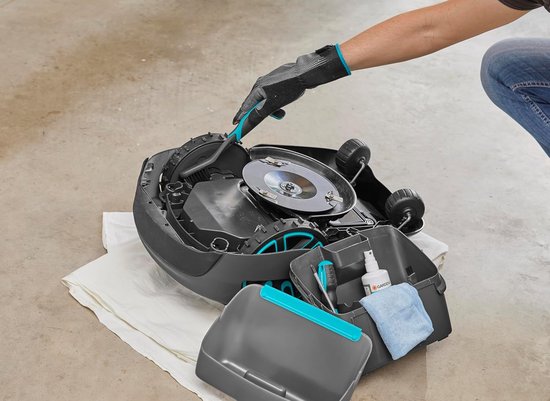 Draadloze Robotmaaier 250 m² met – Oud – Industrohome