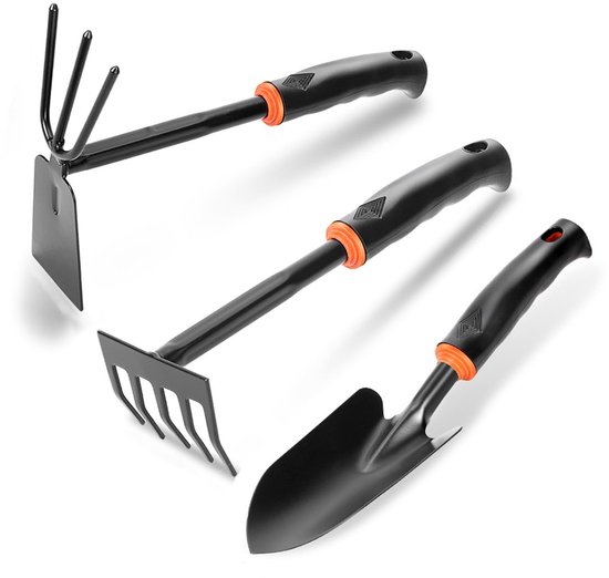 Een set van drie tuingereedschappen, waaronder een kleine tuinschep en een handhak, voor het losmaken van de grond en het wieden.