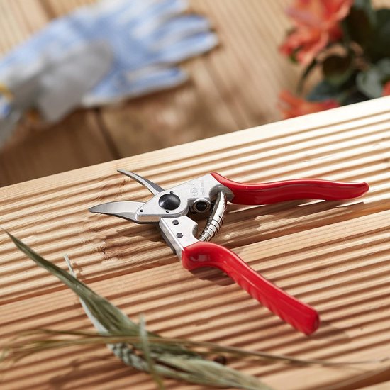 Eenhandige snoeischaar - middelgrote handen - 195 mm lengte - taps toelopende snijkop - aluminium handgreep van Felco