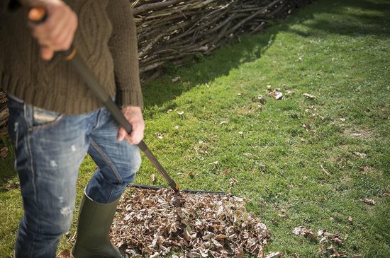 Gazonhark gereedschapskop met 35 tanden - 57 cm breedte - gehard staal - zwart QuikFit 1000656. Leak Rake van GAZ