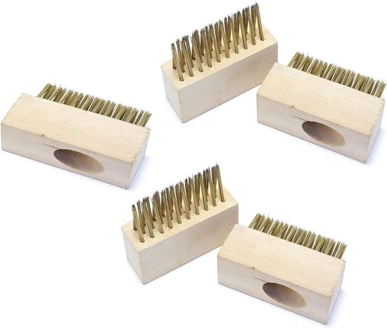Houten borstel met metalen haren voor het schoonmaken van terrassen - 5 borstelkoppen van Merkloos	