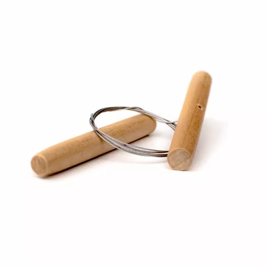 Houten model kleisnijder met staaldraad van Merkloos	