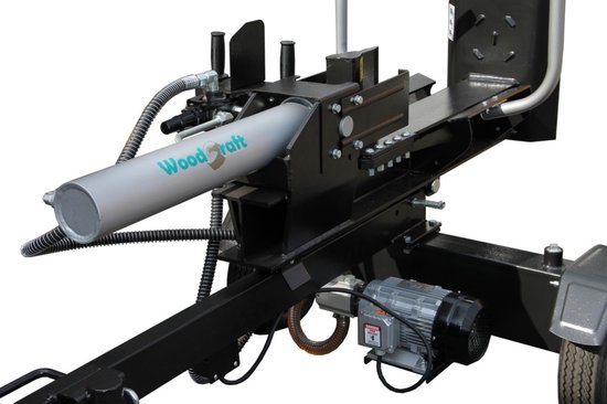 Houtklover 22 ton met benzinemotor verticaal van Merkloos	