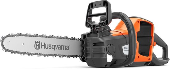 Husqvarna 230i accu-kettingzaag – krachtig, weerbestendig, eenvoudig te starten en emissievrij voor brandhout- en snoeiwerkzaamheden rondom het huis (zonder accu en oplader).