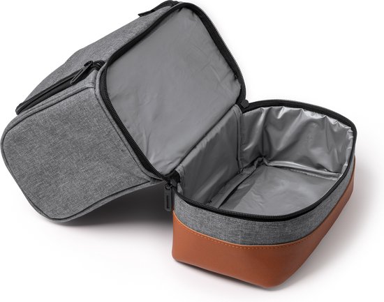 Koeltas met gemêleerd design van RPET-polyester. Dubbele aparte compartimenten met ritssluiting en isothermische voering. Draaghandvatten en PU lederen basis. van Luxe.