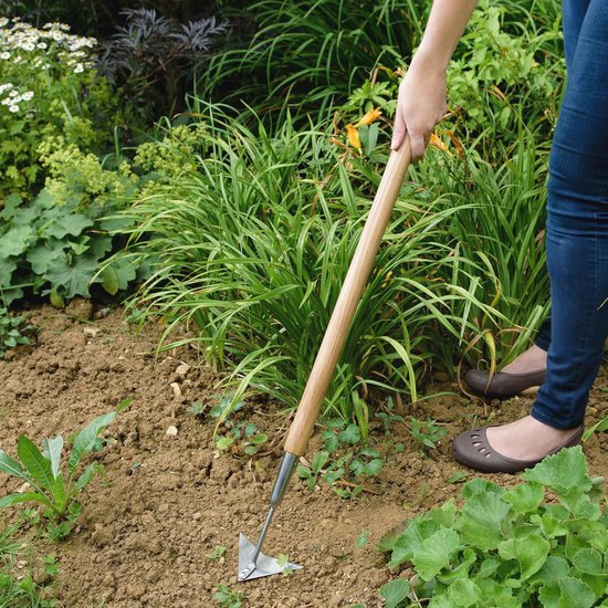 Lange steel tuinhak van roestvrij staal voor moeiteloos onkruid wieden van Merkloos	