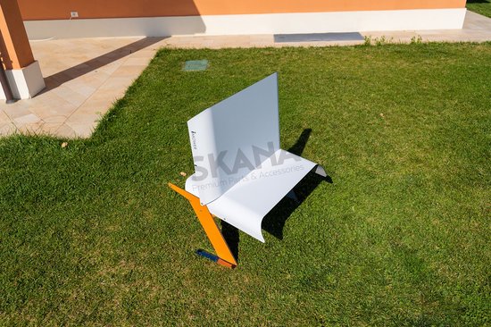 Maairobotgarage ONE 2.1 Custom style STIHL zilver en oranje. Zonnedak van Stihl