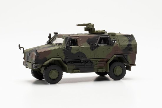 Militair model all-protective transportvoertuig (ATF) Dingo met KMW 1530, gedecoreerd, miniatuur op schaal 1:87, verzamelstuk, Made in Germany, kunststof