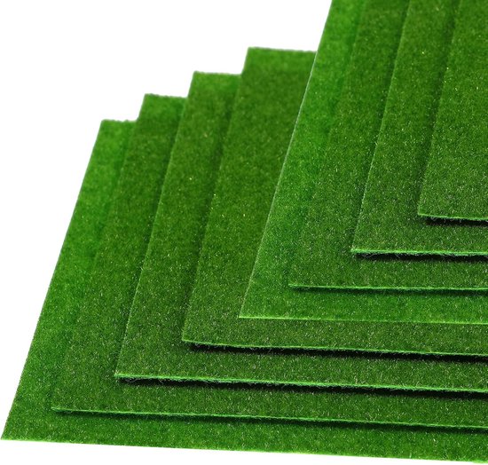 Pack of 8 Mini Artificial Grass Carpet 15 x 15 cm - Lawn Rug - Kunstgras Decoratie voor Ambachten - Miniatuur Vsimulatie Gazon voor Modelbouw - Poppenhuis - Miniatuurtuin van PWSAP