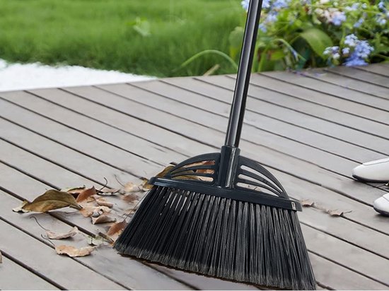 Robuuste bezem voor thuis, binnen, buiten, lange metalen steel, stijve borstelharen, hoekbezem voor vloerreiniging, perfect voor garages, binnenplaatsen, looppaden, dekken (oranje) van TDBS