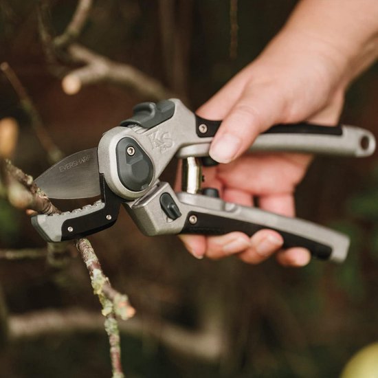 Snoeischaar Eversharp Aambeeld - Voor het moeiteloos snoeien van takken van Fiskars
