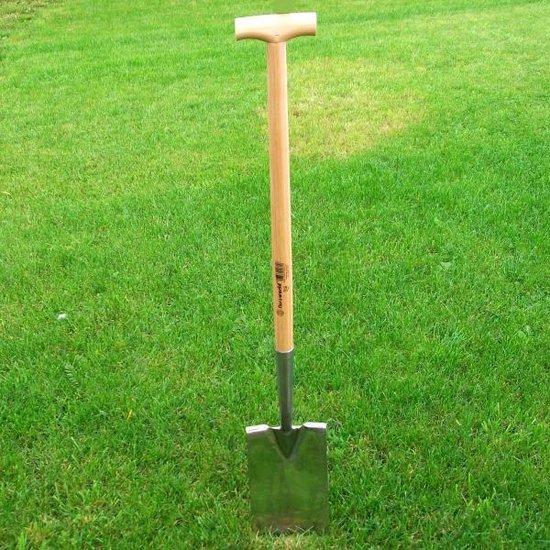Spade met houten steel van Fiskars