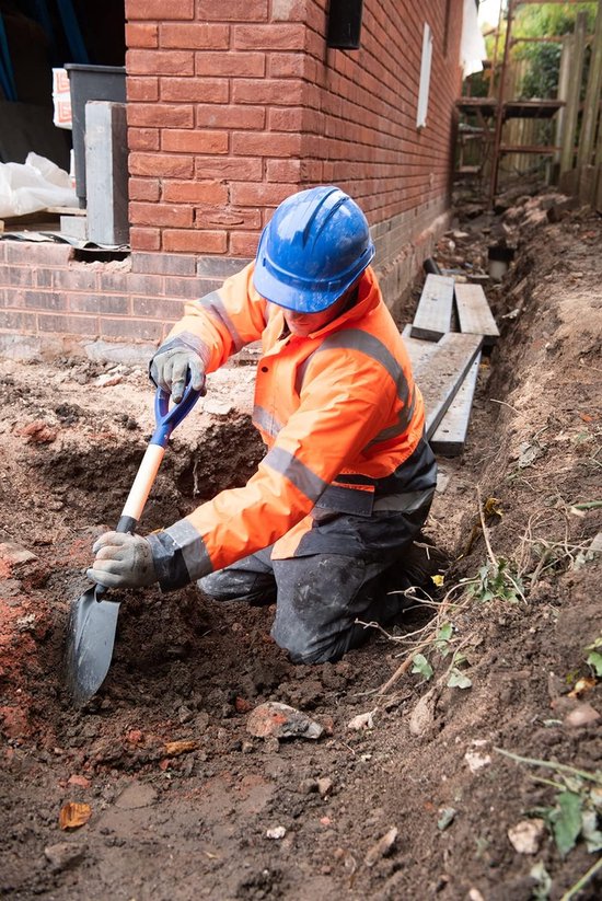 Spitse minispade, 700 mm van Fiskars