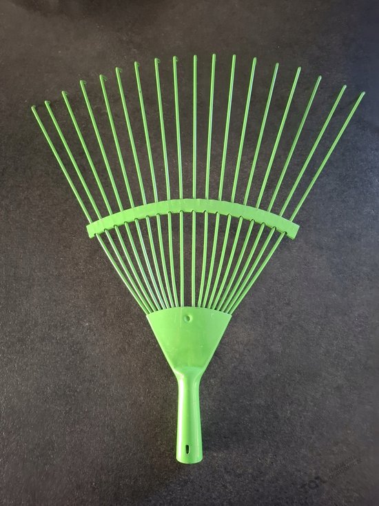Stevige metalen bladhark met 18 tanden, 41 cm werkbreedte van Merkloos	