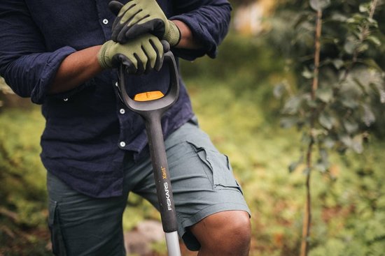 Telescopische spade voor zware, steenachtige vloeren, spits, lengte: 111-130 cm, versterkt borstalen blad, zwart/oranje, van Fiskars