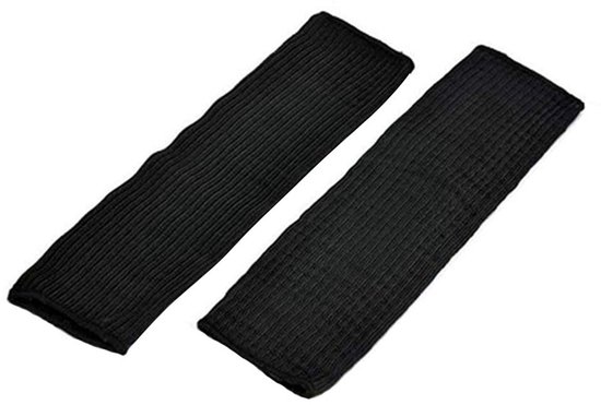 Zwarte armbescherming met Kevlar-mouwen, snijbestendig, brandwerend en slijtvast, veilig voor gebruik in de tuin, keuken en op de boerderij. van Merkloos	